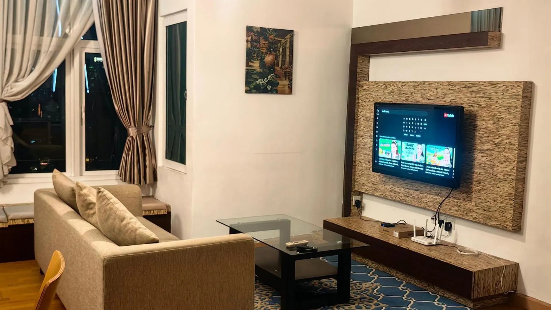 Kl Sentral Dua Sentral Cozy Homestay Apartments By Hollywood Homes #Freecarpark Kuala Lumpur