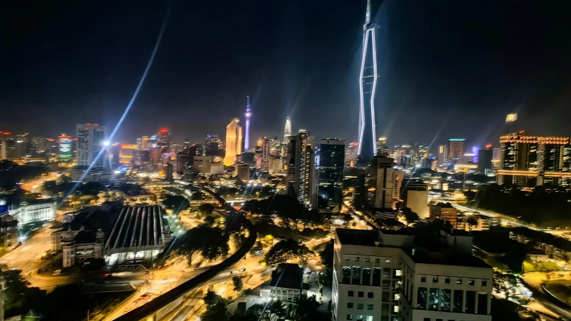 Kl Sentral Dua Sentral Cozy Homestay Apartments By Hollywood Homes #Freecarpark Kuala Lumpur Aparthotel